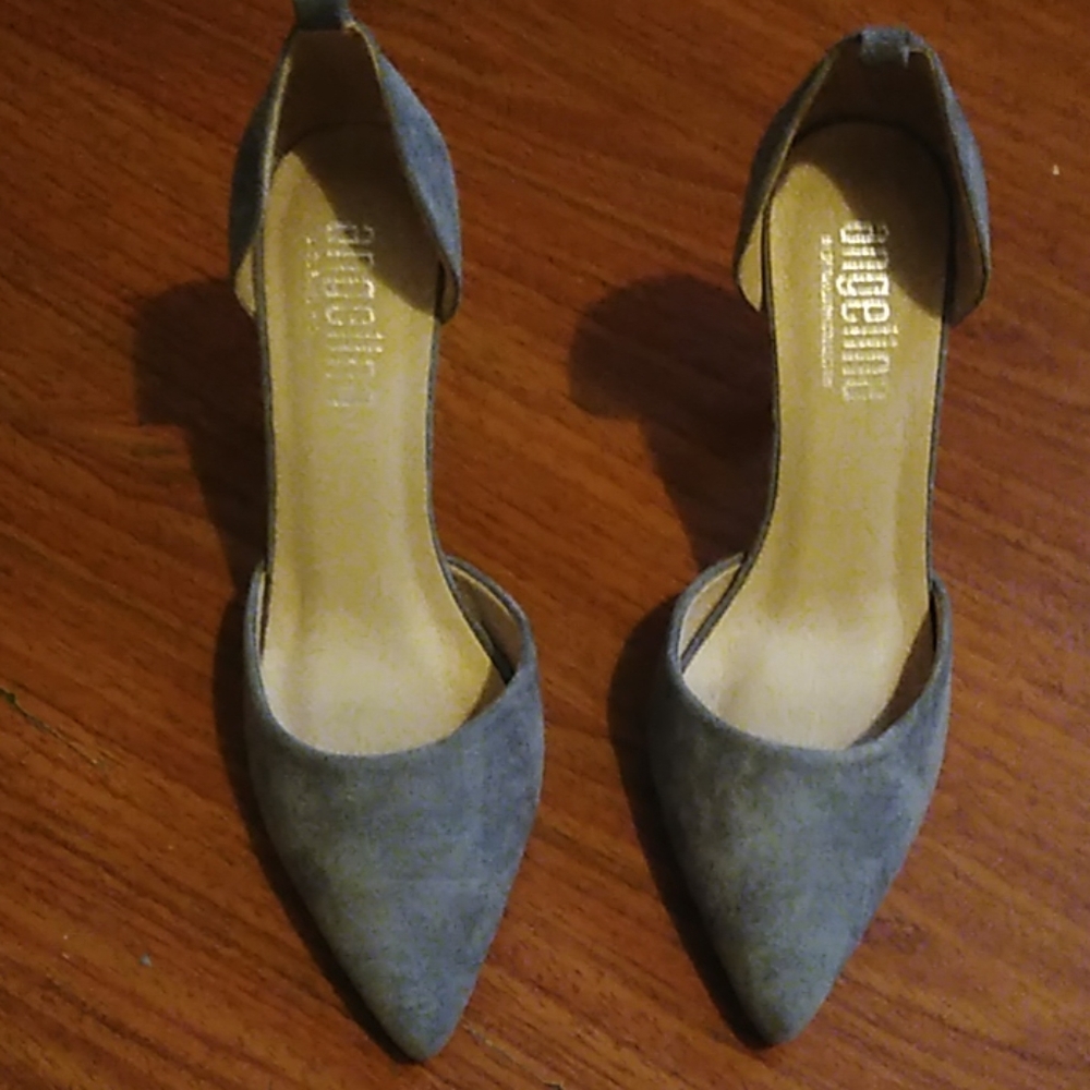 Gray heels